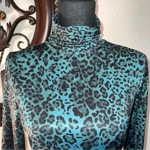 Boston Proper Women’s Green Back Leopard Turtleneck Knit Long Sleeve Top Small - Picture 15 of 16